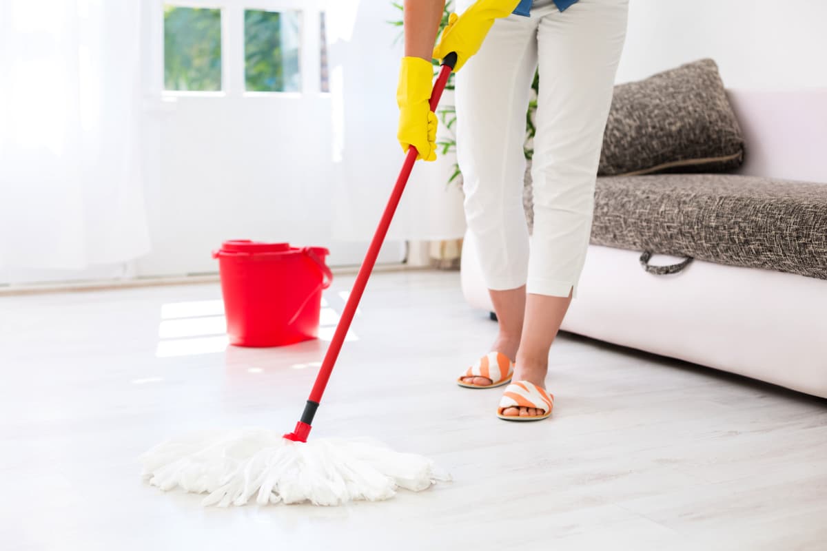 Homemade-Floor-Cleaner-Recipe-for-All-Hard-Floors